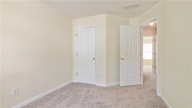 Building Photo - 290 Brookview Dr