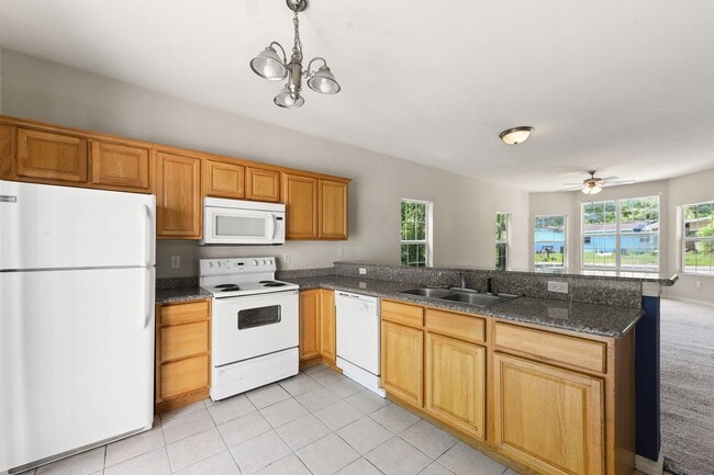 Building Photo - 3 Bedroom Renovated in Bay St. Luis