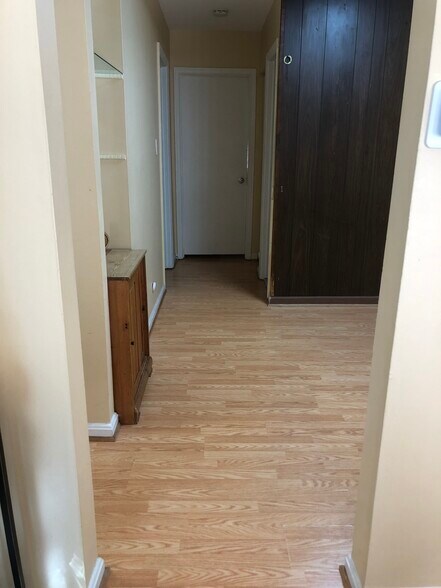Building Photo - 854 College Pky