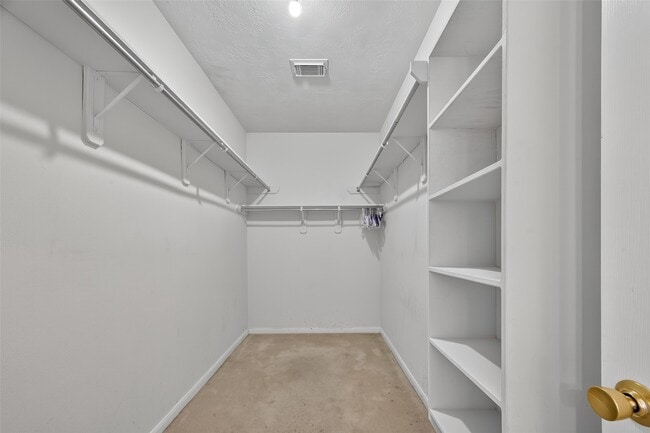 Building Photo - 602 Field Run Ct