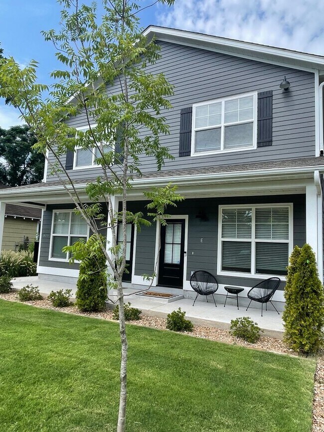 Building Photo - Argenta 1 Bed 1.5 Bath Luxury Energy Effic...