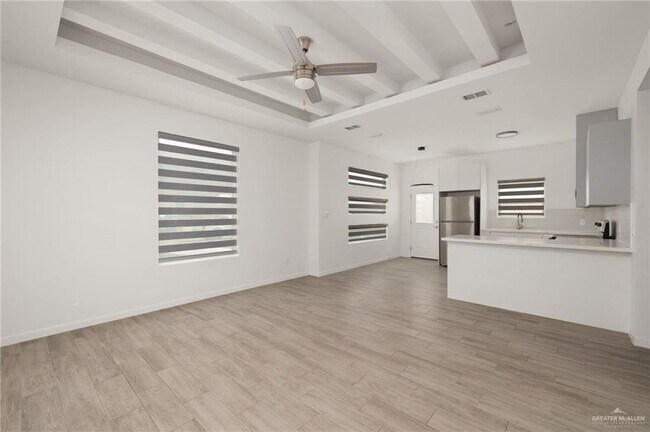 Building Photo - 11 Campeche Dr