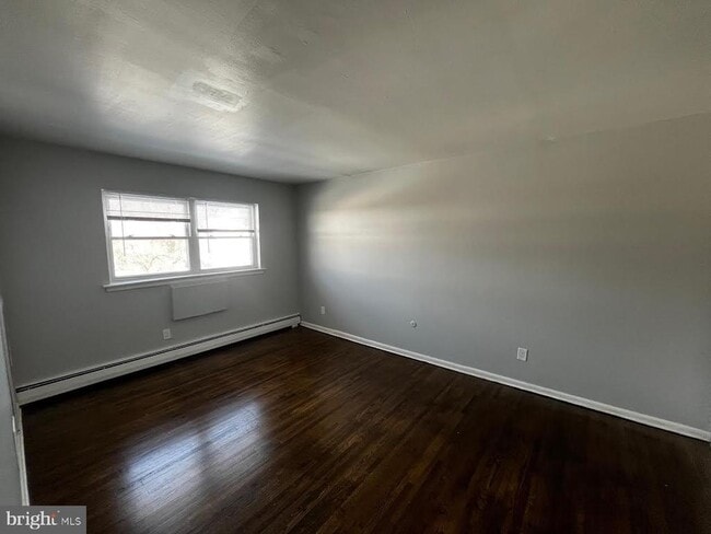 Building Photo - 91 Oak St