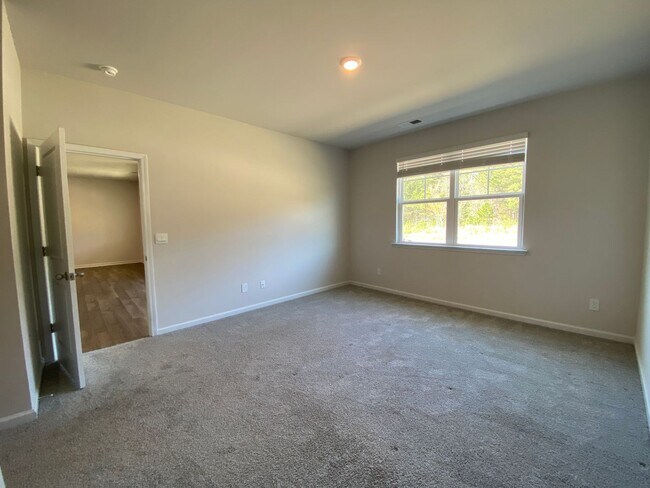 Building Photo - Brand new construction home in the desirable Brunswick Forest subdivision