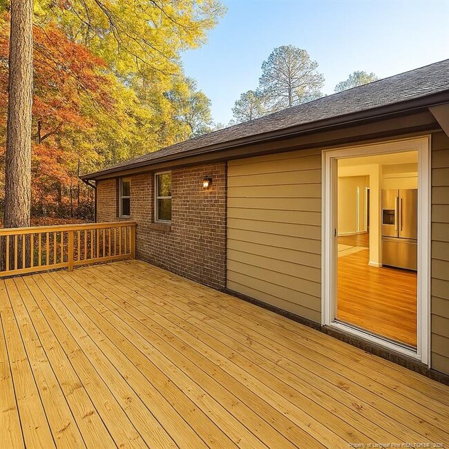 Building Photo - 527 Coronation Dr