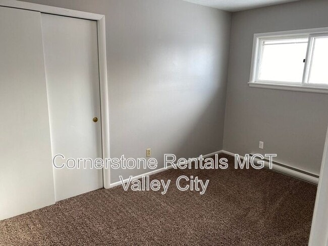 Building Photo - 805-827 3rd St SW