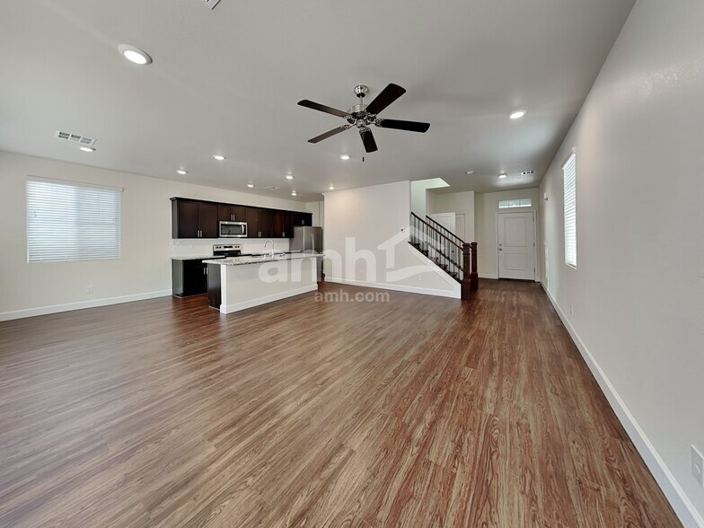 Building Photo - 1806 Viaggio Ave