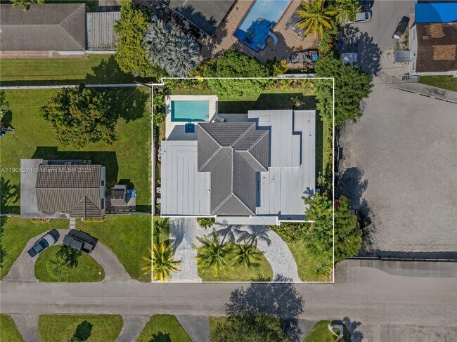 Building Photo - 543 NE 109th St