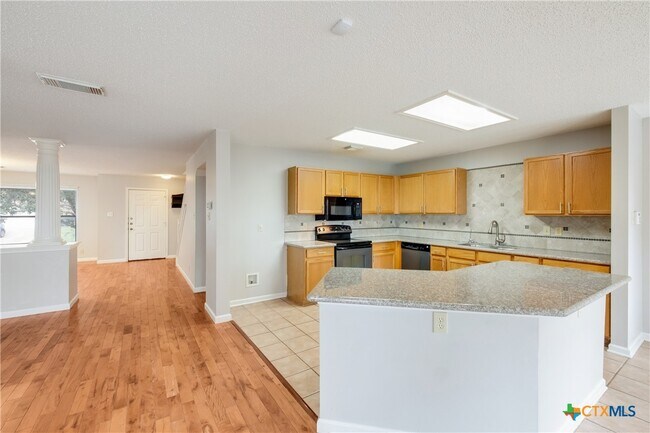 Building Photo - 1319 Pecan Station
