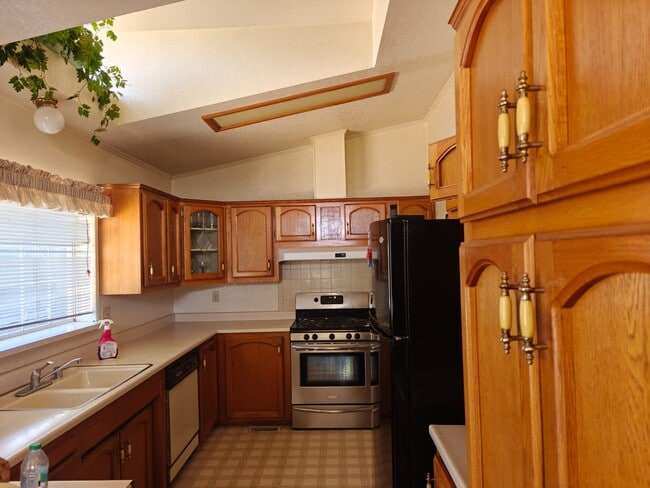 Building Photo - 56575 Dickson Way