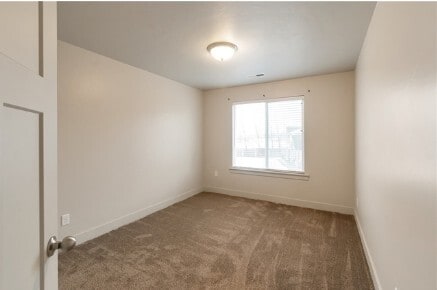 Building Photo - 569 S 120 E