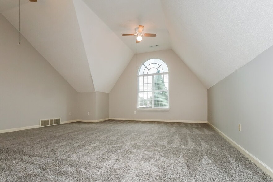Building Photo - 6658 Raner Cove
