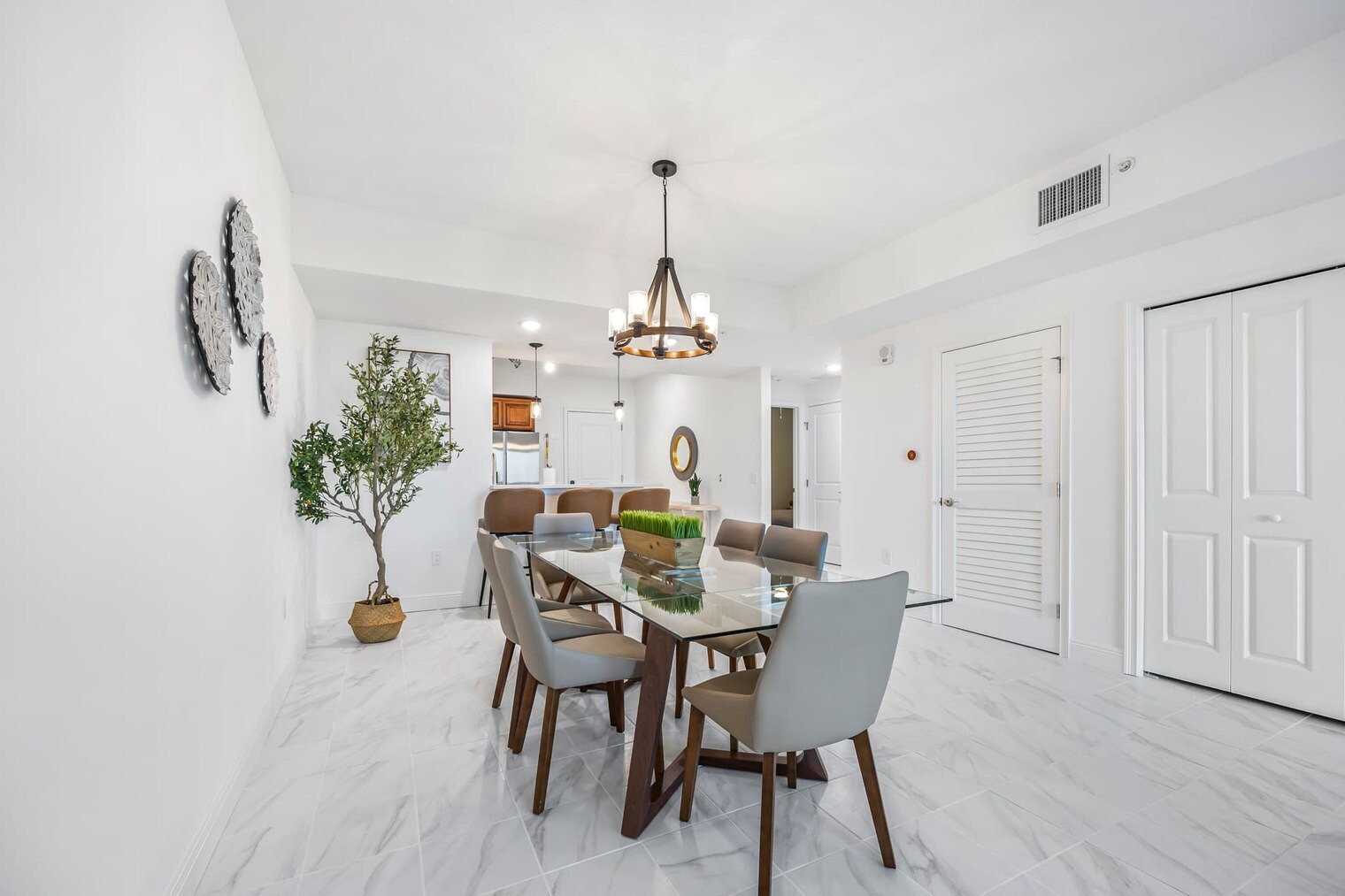 Building Photo - 605 Kemp St