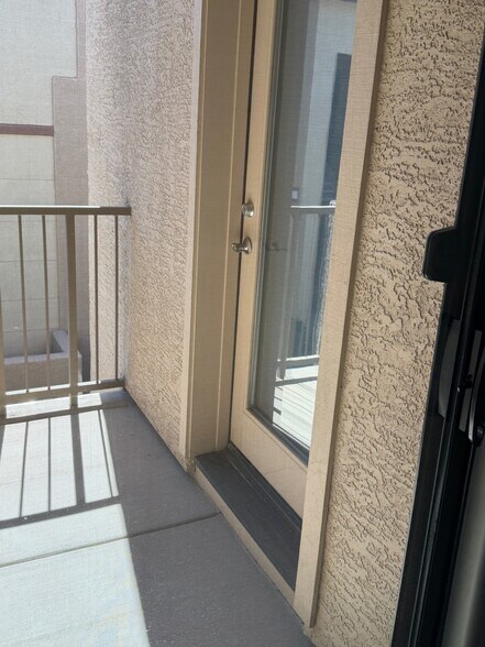 Building Photo - 3330 S Gilbert Rd