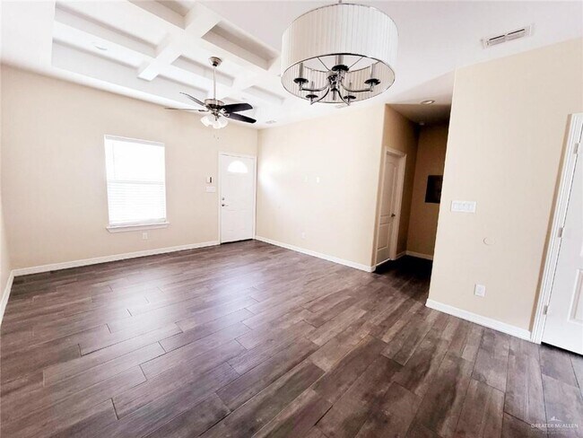 Building Photo - 17 Taft St