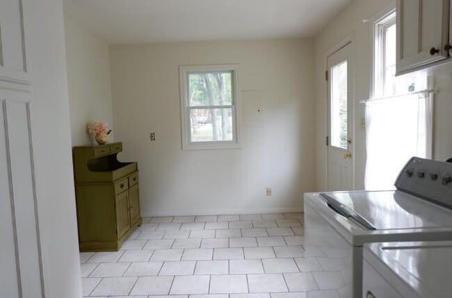 Building Photo - 2203 Griswold Ln