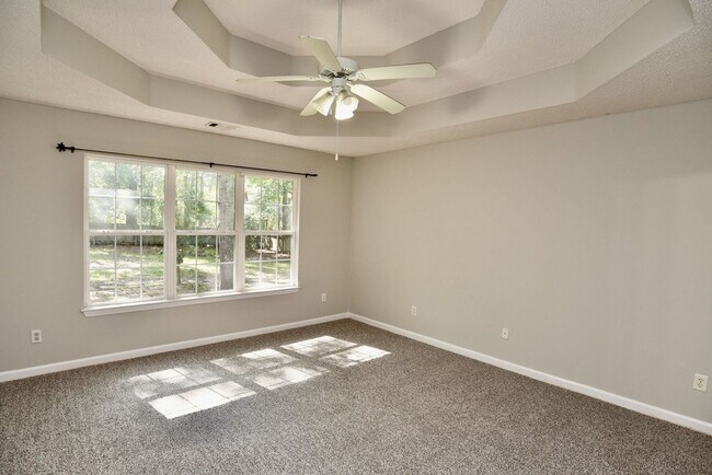 Building Photo - 121 Laurenburg Dr