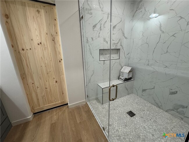 Building Photo - 318 Warehouse Rd