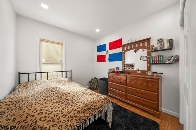 Building Photo - 31 Park Ave