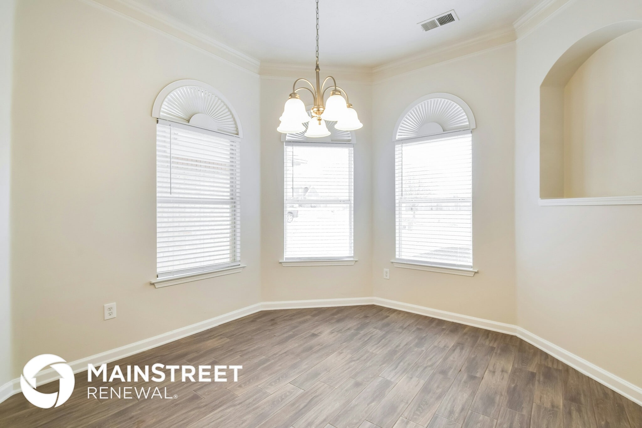 Building Photo - 4181 Amherst Dr