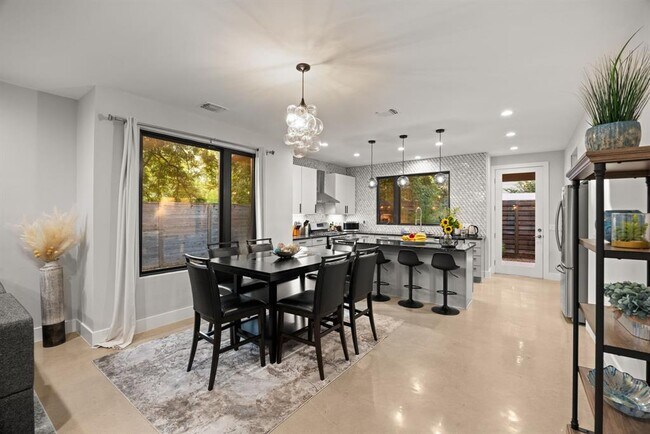 Building Photo - 3610 Thompson St