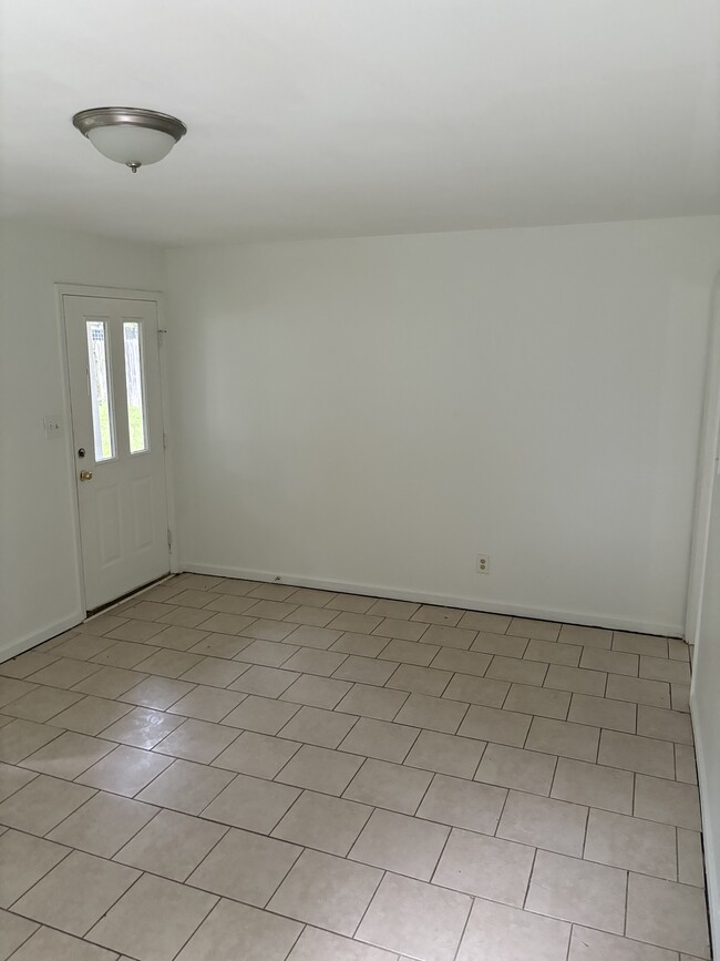 Building Photo - 3430 Flintstone Ct