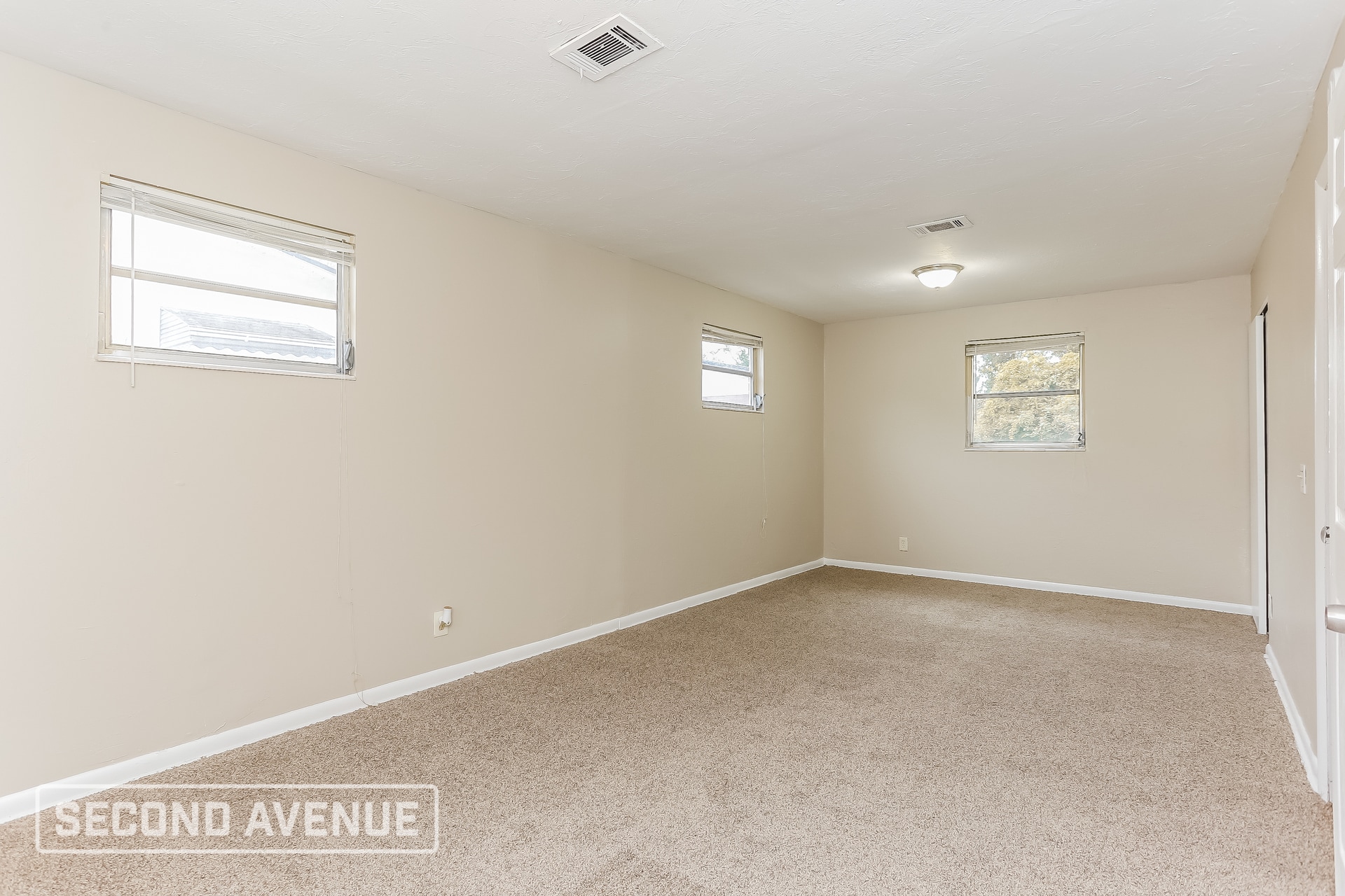 Building Photo - 5110 Dostie Dr S