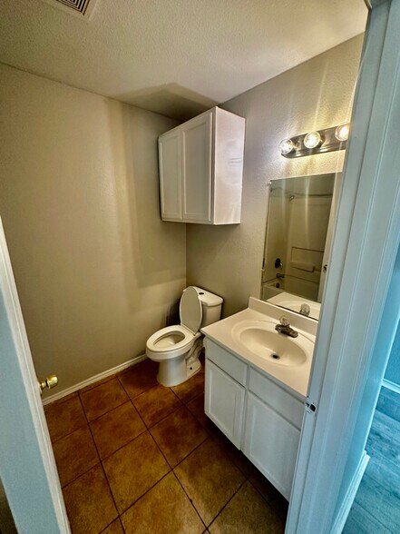 Building Photo - 768 Avondale Ave