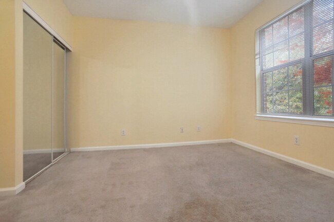 Building Photo - 245 Amal Dr. SW Atlanta, GA 30315