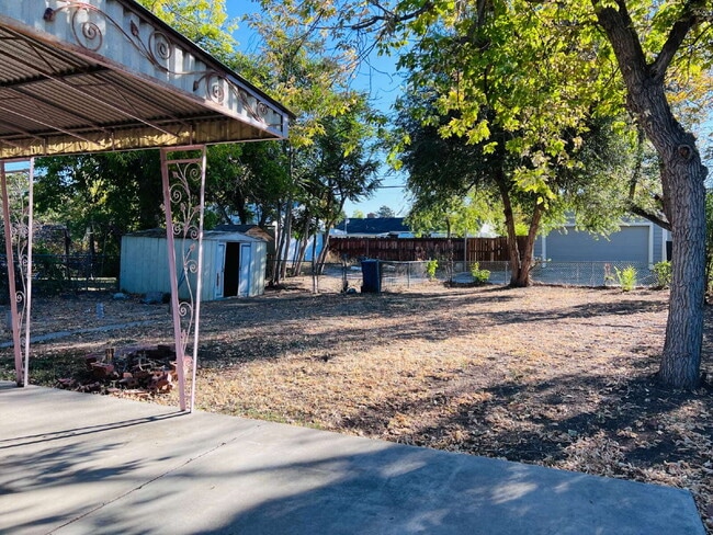 Building Photo - Charming 2 Bedroom Recently Updated Home In Aurora!! Convenient Location just Moments From UCHeal...