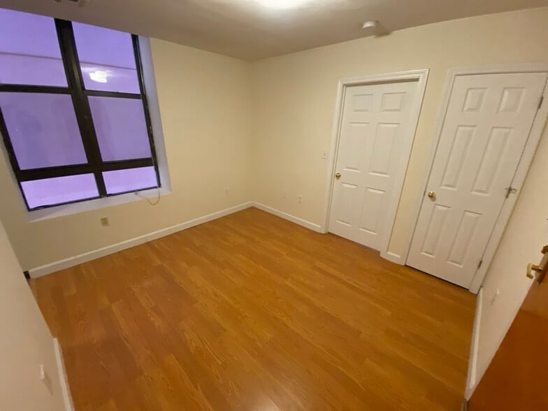 Building Photo - 79 Essex St