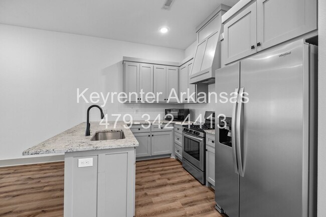 Building Photo - Duncan St Duplex