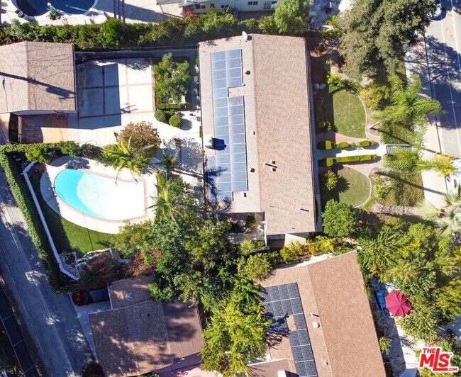 Building Photo - 24316 Burbank Blvd