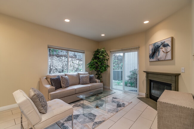 Building Photo - 3689 S La Cienega Blvd