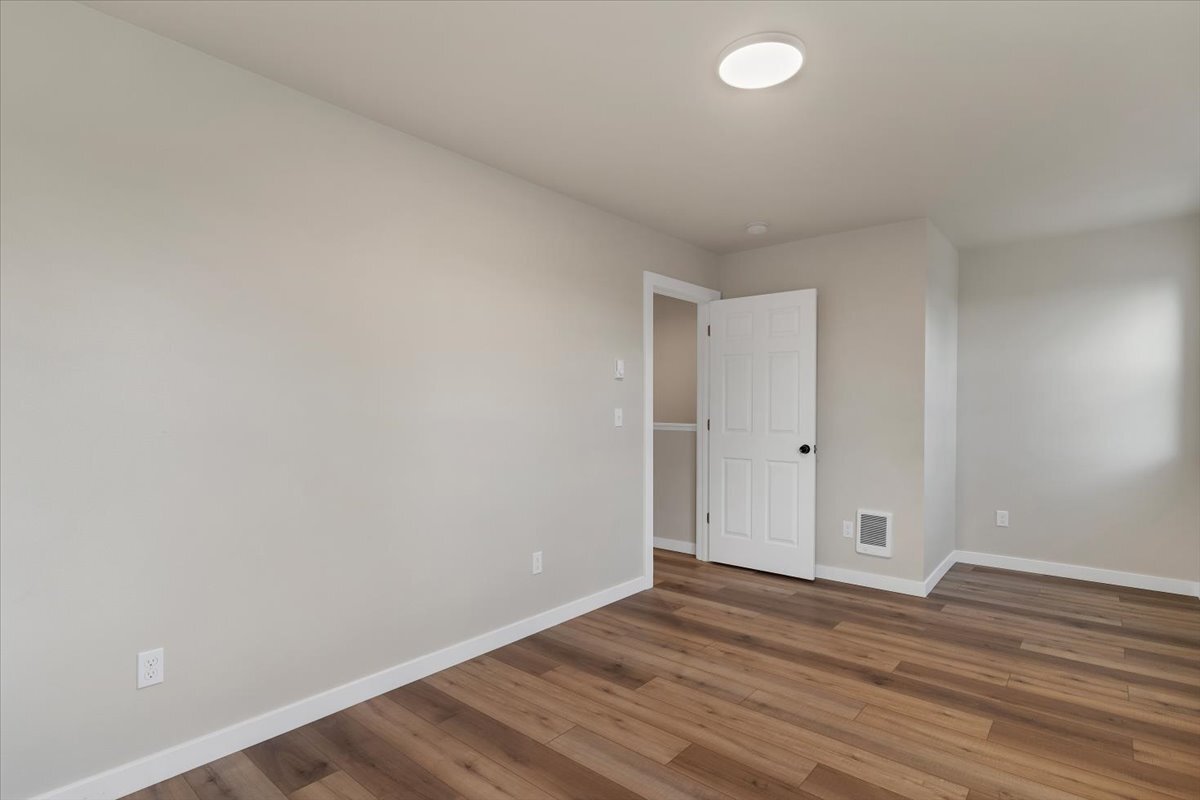 Building Photo - 1094 15th St SE