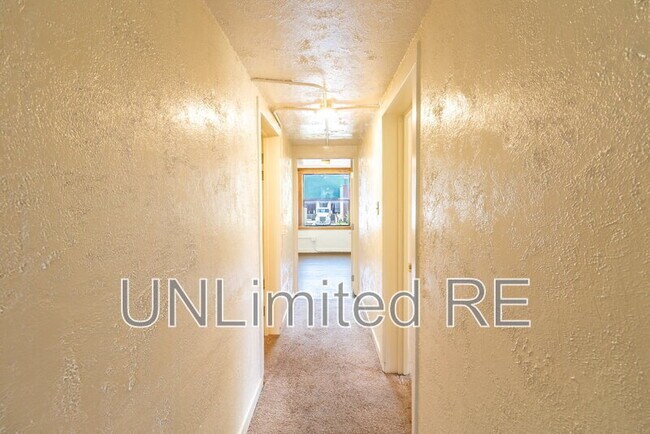 Building Photo - 306 S Humphreys St