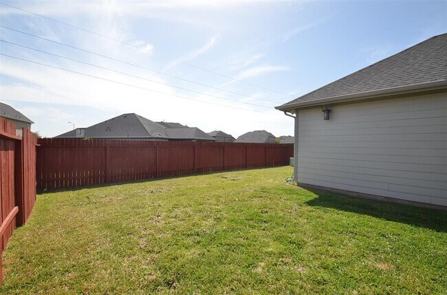 Building Photo - 28615 Halle Ray Dr