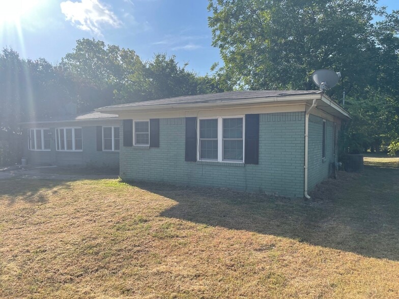 Building Photo - 117 Dawn Dr