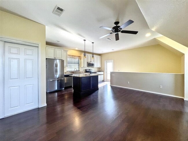 Building Photo - 8750 Scarlet Cir