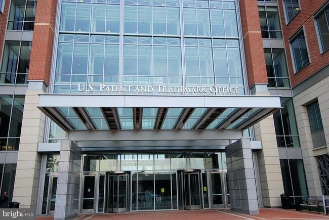 Building Photo - 118 N Peyton St