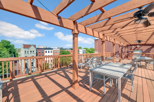 Building Photo - 1425 11th St NW