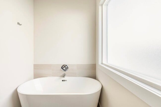 Building Photo - 10211 Las Nubes Ave