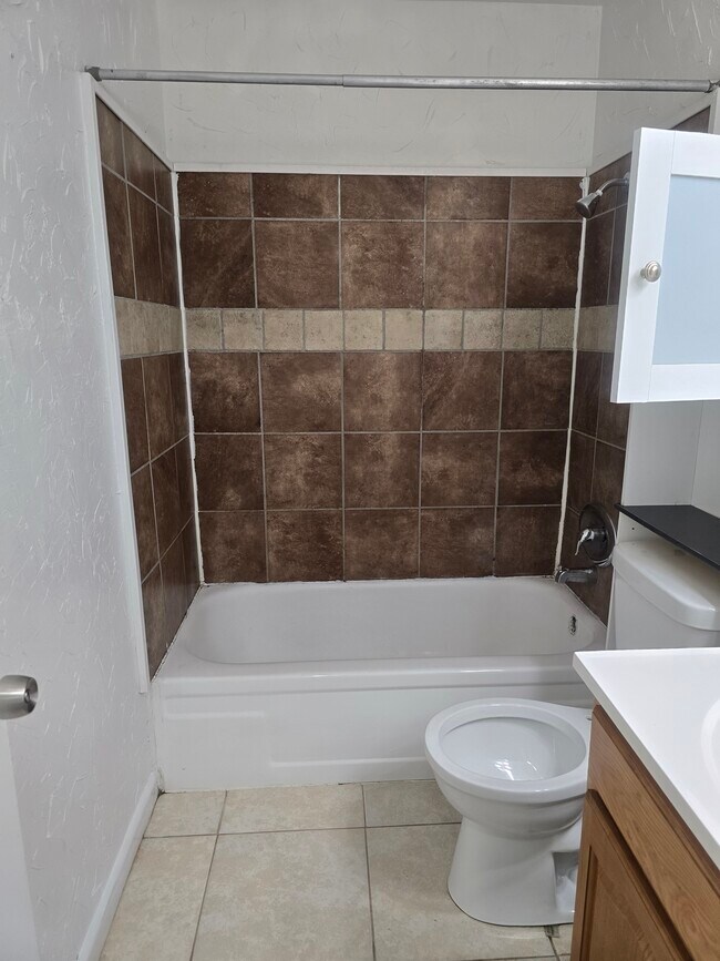 Building Photo - 9231 Antrim St