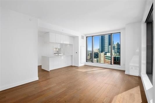 Building Photo - 99 Hudson St