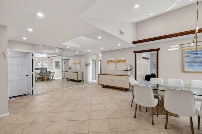 Building Photo - 7745 Stanway Pl