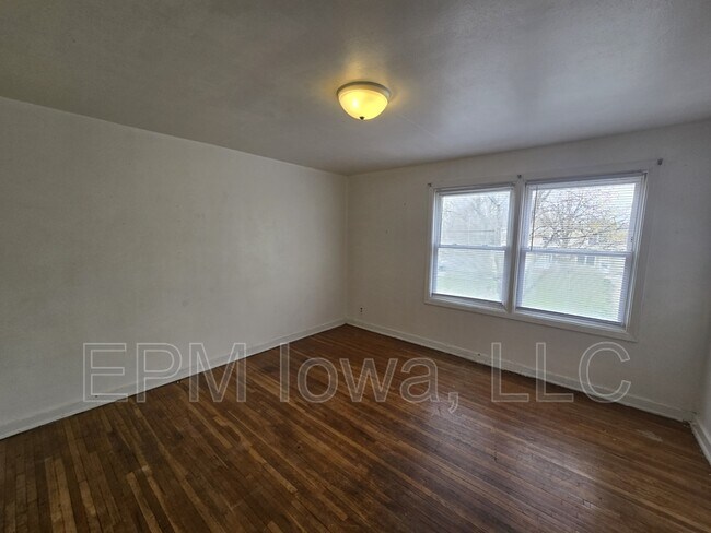 Building Photo - 269 Madison St