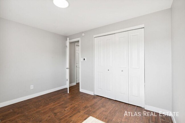 Building Photo - 1705 30th St