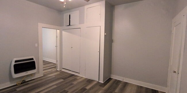 Building Photo - 816/818 E Carson