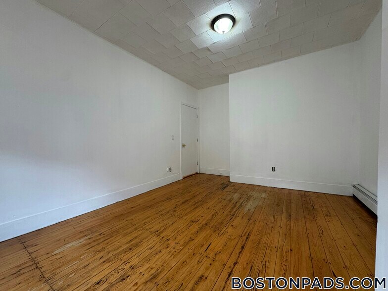 Building Photo - 2 Torpie St