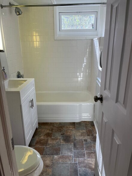 Bathroom - 2318 Crestmont Ave